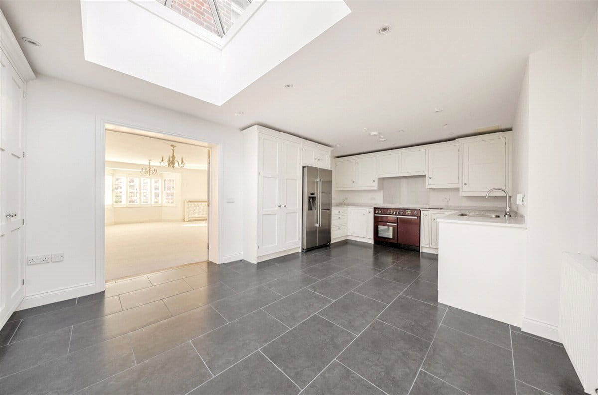 3 bedroom house, Clarendon Court, Marlborough SN8 - Available