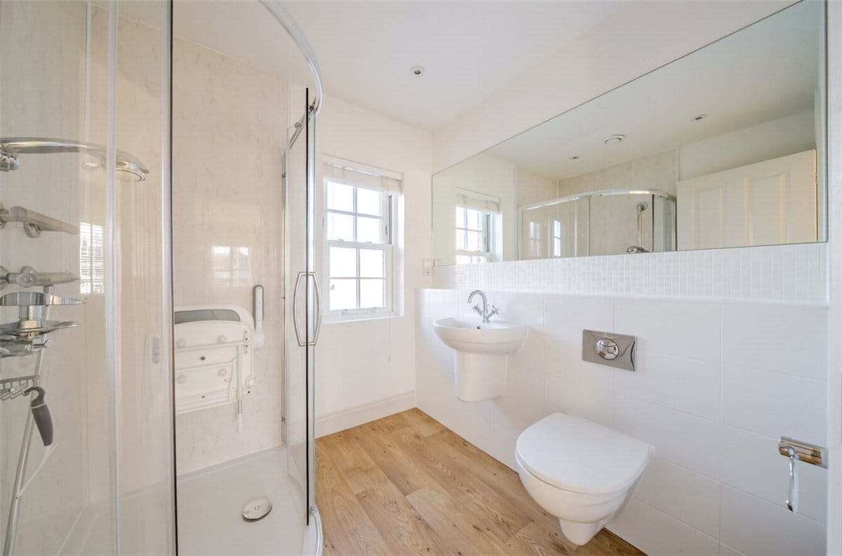 3 bedroom house, Clarendon Court, Marlborough SN8 - Available