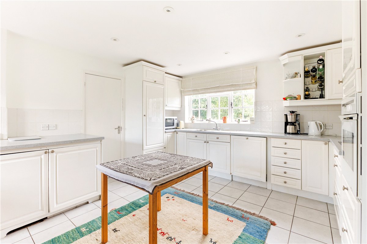 3 bedroom house, Hallam Cottages, Southend SN8 - Available