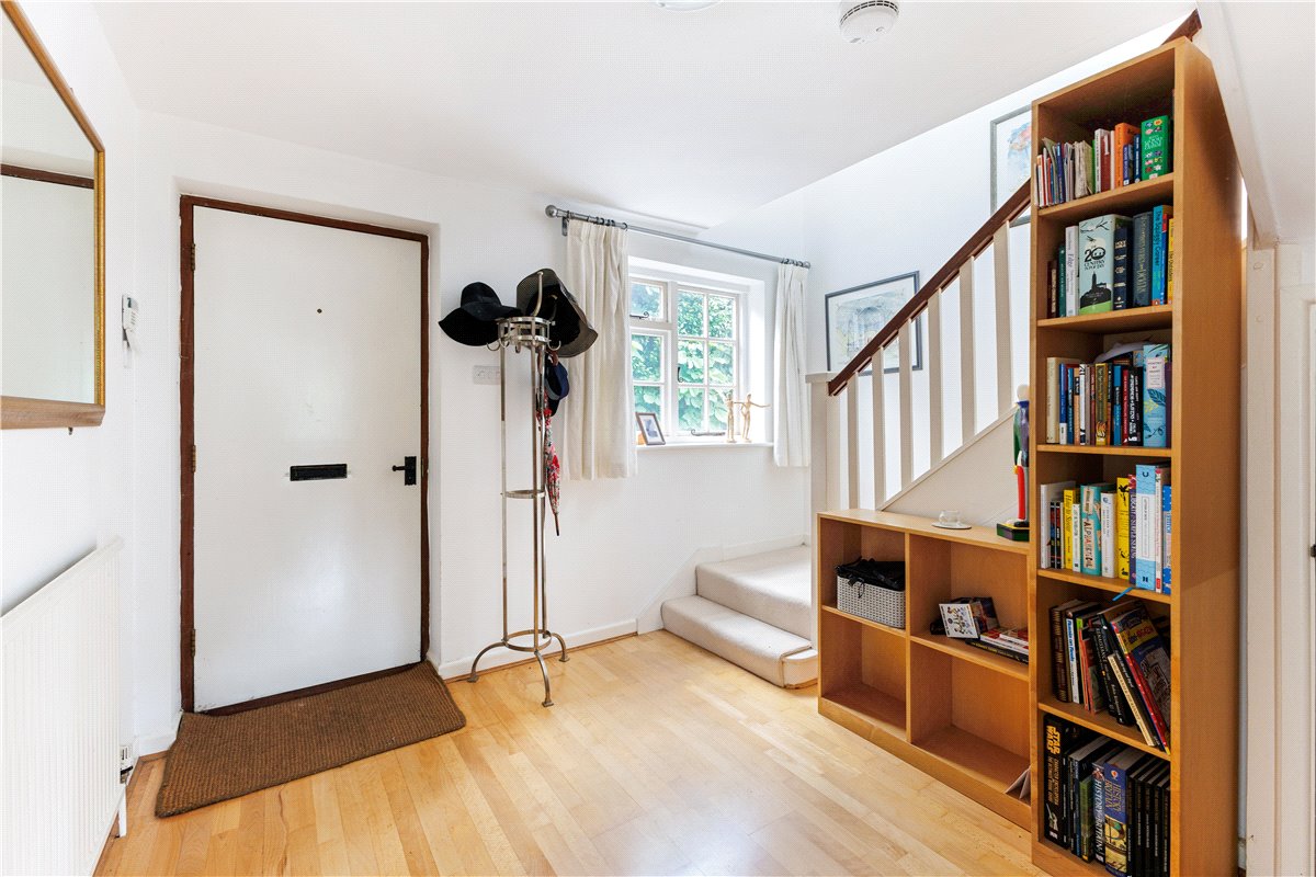 3 bedroom house, Hallam Cottages, Southend SN8 - Available