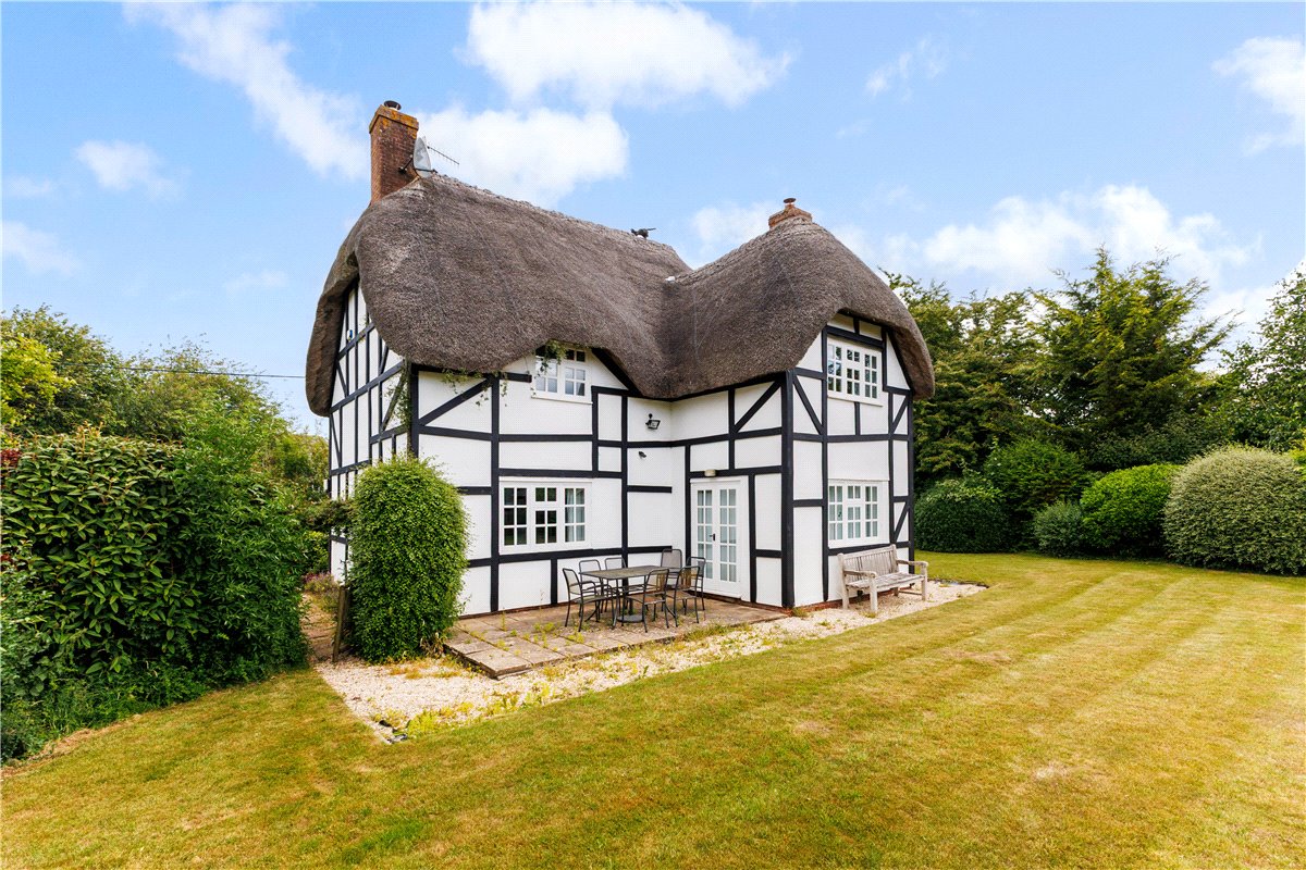 3 bedroom house, Hallam Cottages, Southend SN8 - Available