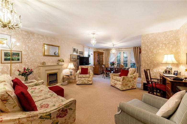 2 bedroom flat, Granham Close, Marlborough SN8 - Available