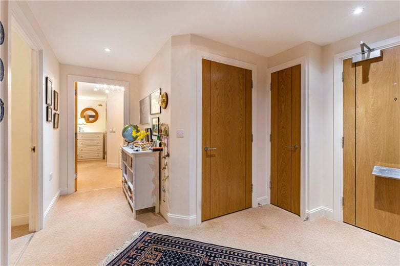 2 bedroom flat, Granham Close, Marlborough SN8 - Available