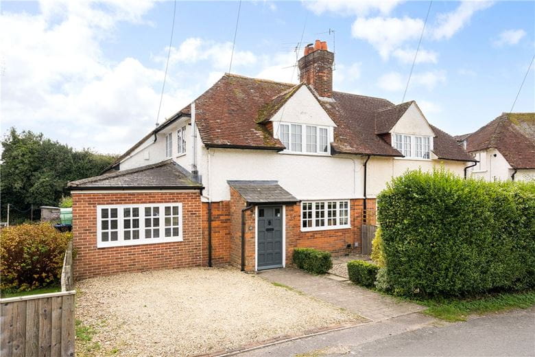 3 bedroom house, St. Johns Close, Marlborough SN8 - Available