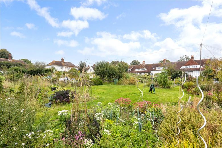 3 bedroom house, St. Johns Close, Marlborough SN8 - Sold STC