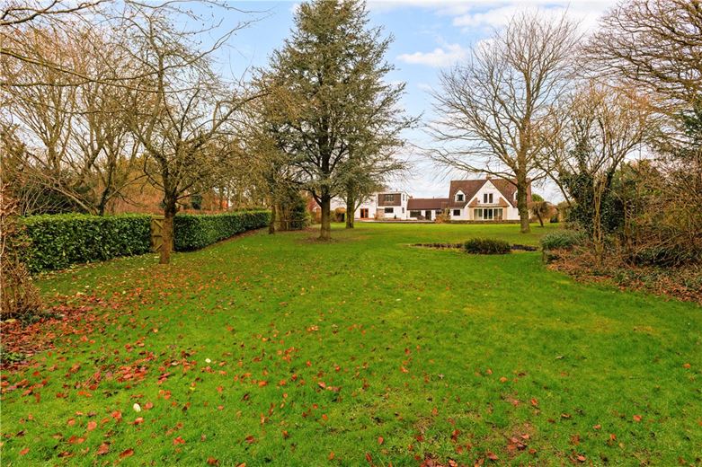 6 bedroom house, Broad Hinton, Swindon SN4 - Available
