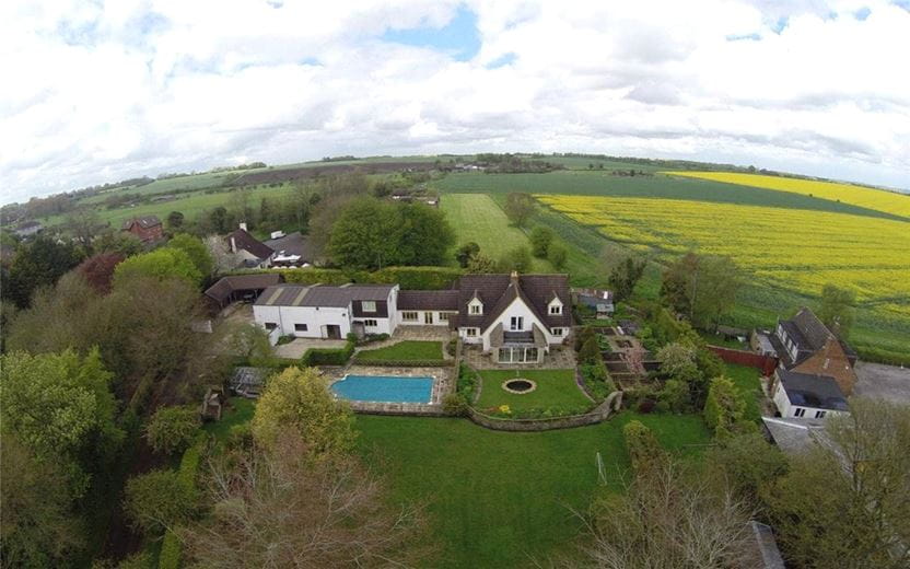 6 bedroom house, Broad Hinton, Swindon SN4 - Available