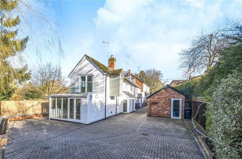 3 bedroom cottage, Wilton, Marlborough SN8 - Available