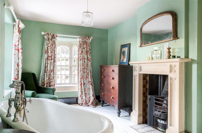 8 bedroom house, Castlefields, Calne SN11 - Available