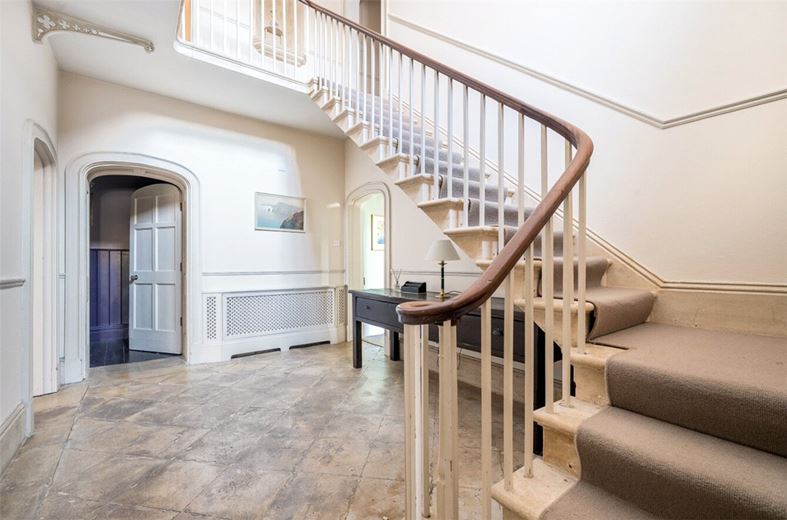 8 bedroom house, Castlefields, Calne SN11 - Available