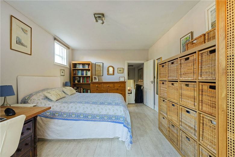 3 bedroom house, Neates Yard, Marlborough SN8 - Sold