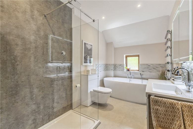 5 bedroom house, Netherstreet, Bromham SN15 - Available