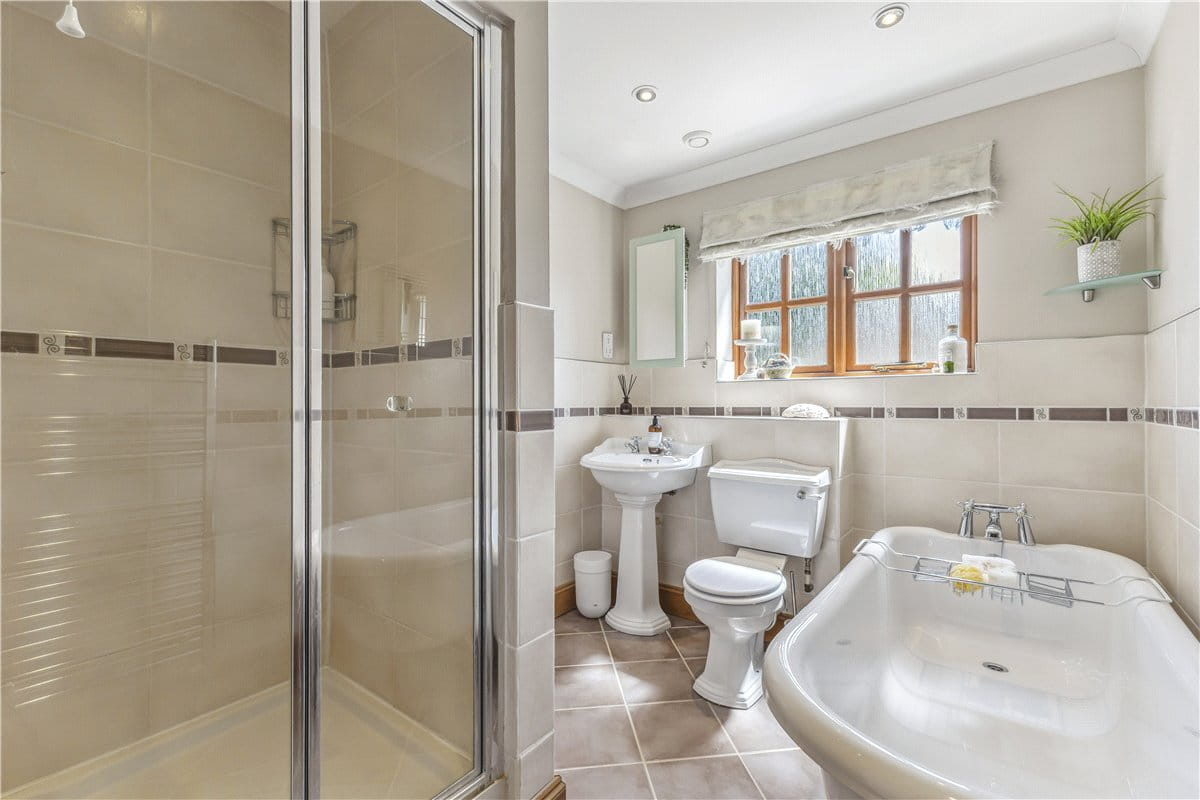 5 bedroom house, Netherstreet, Bromham SN15 - Available