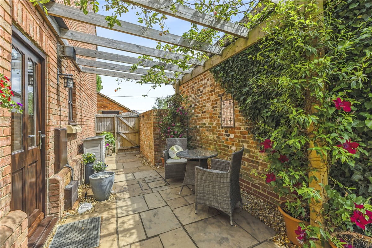 5 bedroom house, Netherstreet, Bromham SN15 - Available