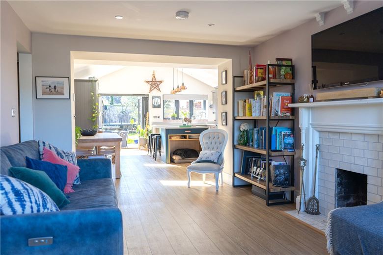 4 bedroom house, Elcot Lane, Marlborough SN8 - Available