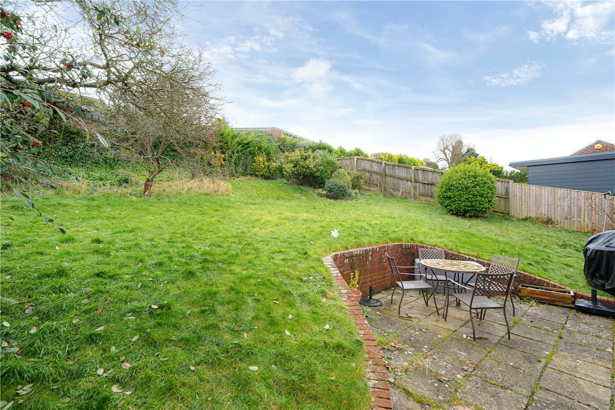 4 bedroom house, Ducks Meadow, Marlborough SN8 - Available