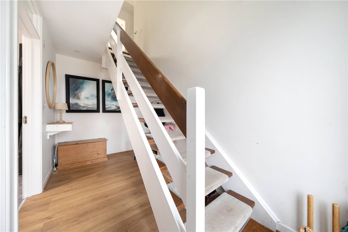 4 bedroom house, Ducks Meadow, Marlborough SN8 - Available