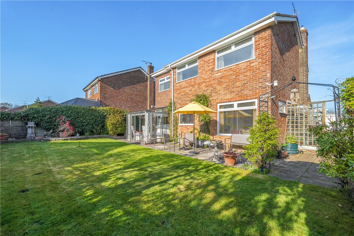 4 bedroom house, Ailesbury Way, Burbage SN8 - Available