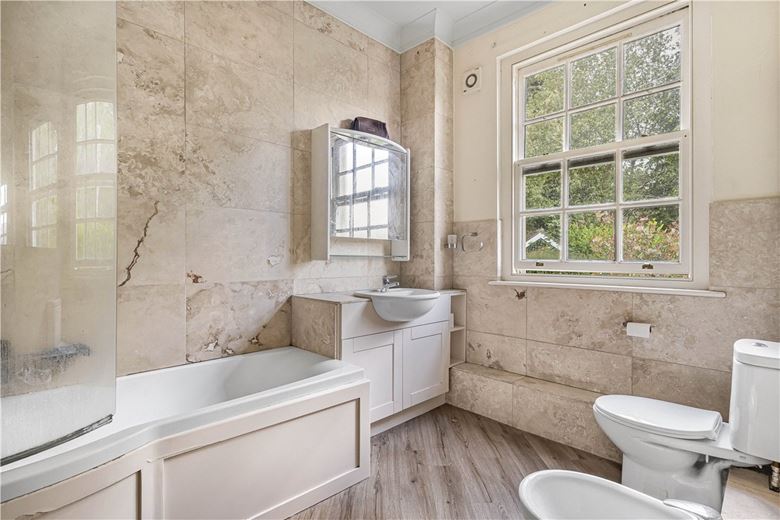 4 bedroom house, Phoenix Square, Pewsey SN9 - Available
