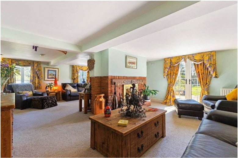 4 bedroom house, Pall Mall, Burbage SN8 - Available