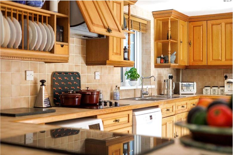 4 bedroom house, Pall Mall, Burbage SN8 - Available