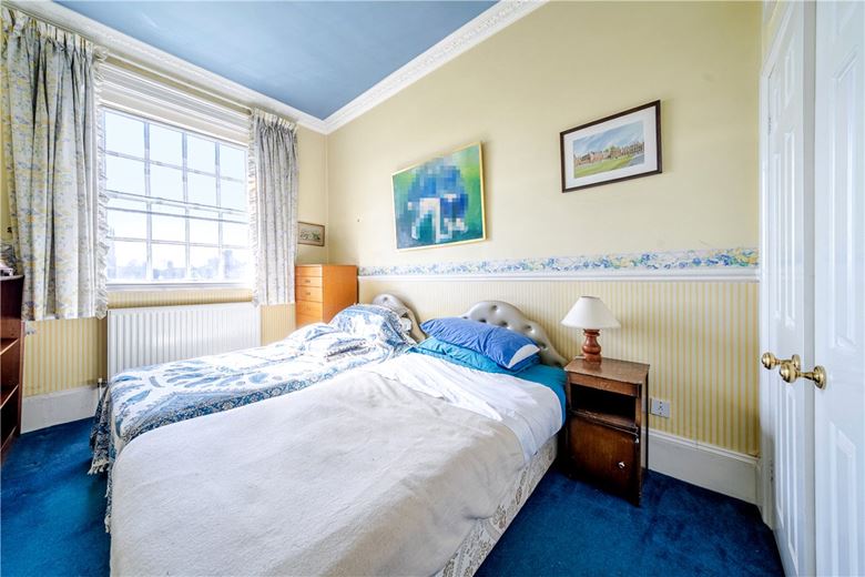 2 bedroom house, The Green, Marlborough SN8 - Available