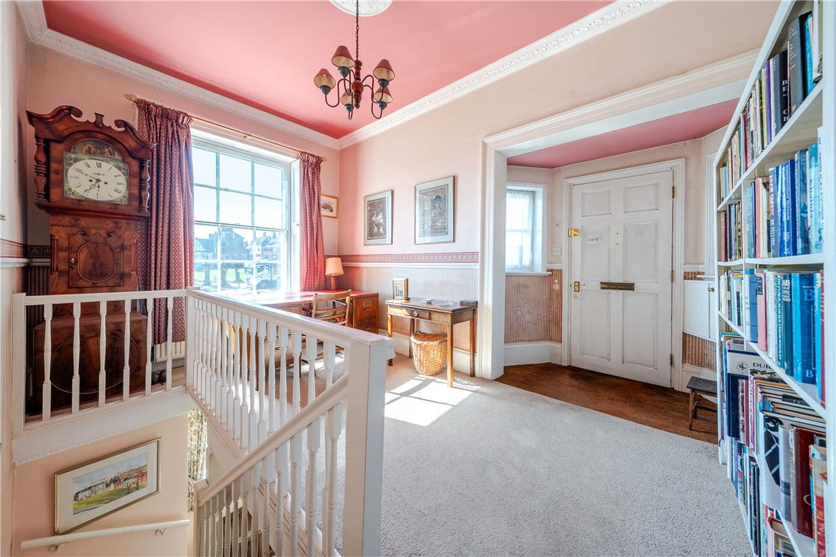 2 bedroom house, The Green, Marlborough SN8 - Available