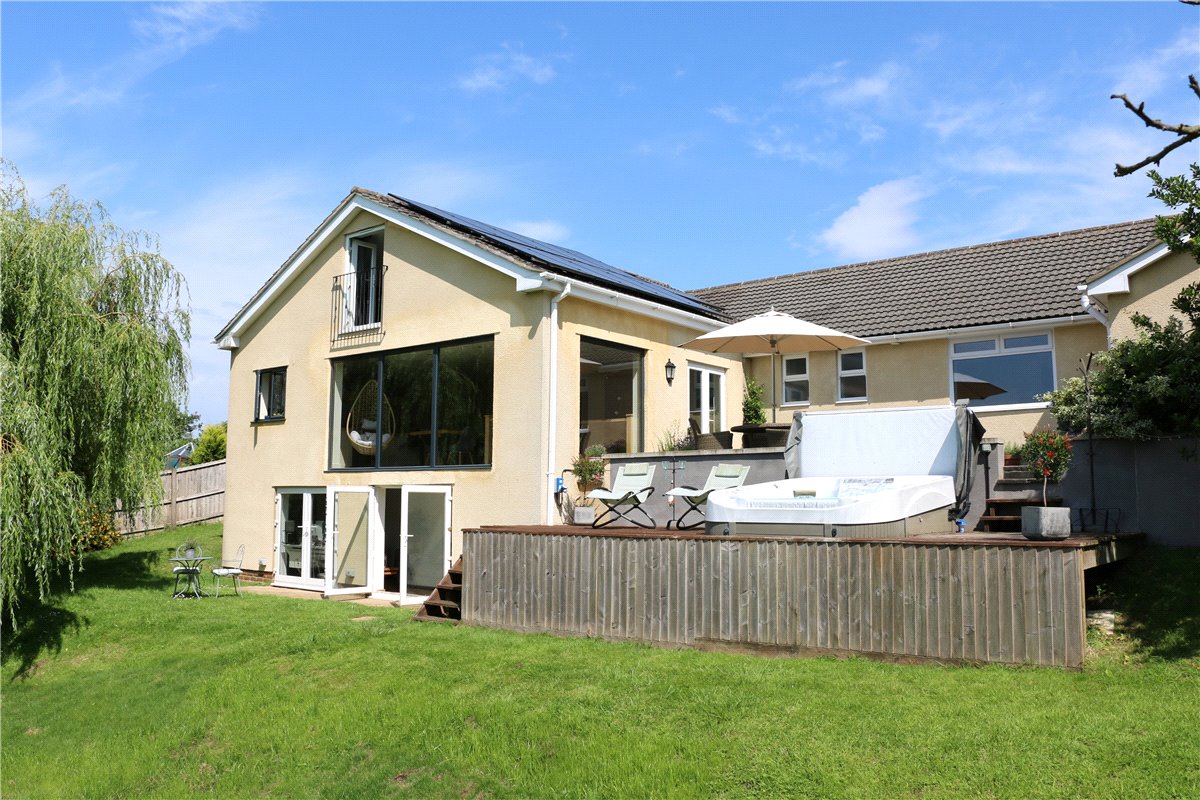 5 bedroom house, Studley Corner, Studley SN11 - Sold