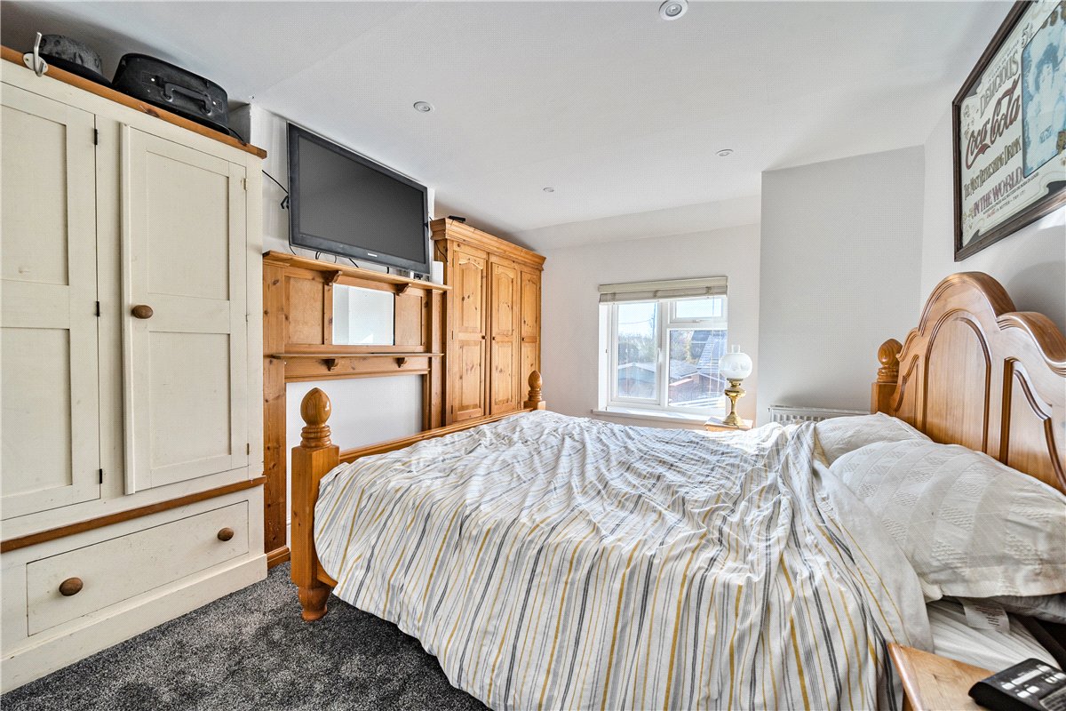 2 bedroom cottage, Broad Street, Beechingstoke SN9 - Available