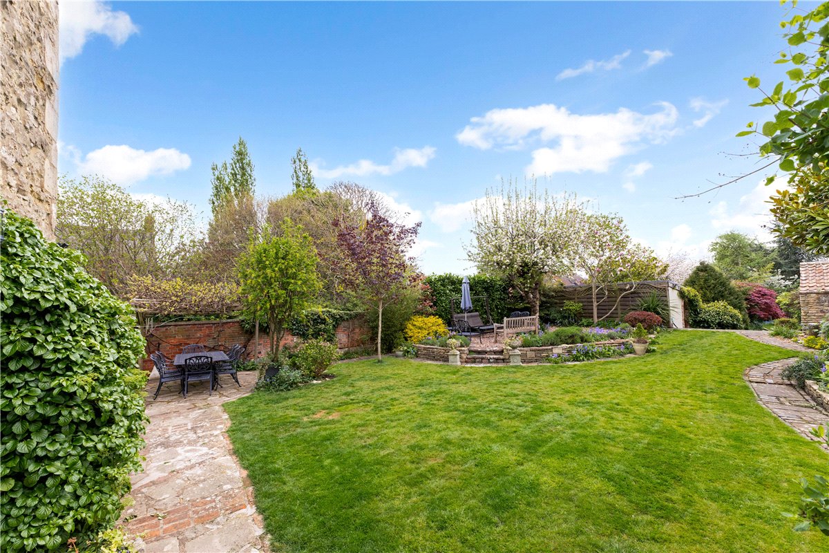 6 bedroom house, The Green, Calne SN11 - Sold