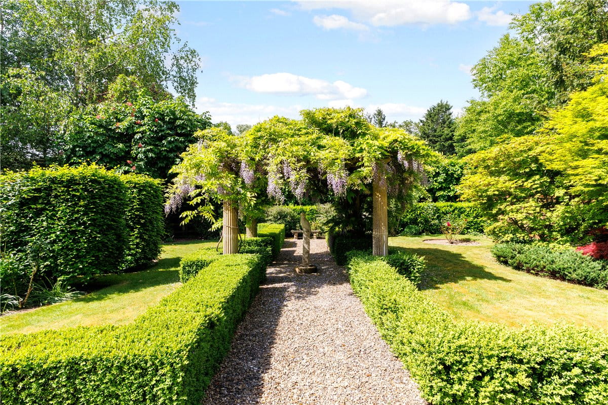 7 bedroom house, Milton Lilbourne, Pewsey SN9 - Available