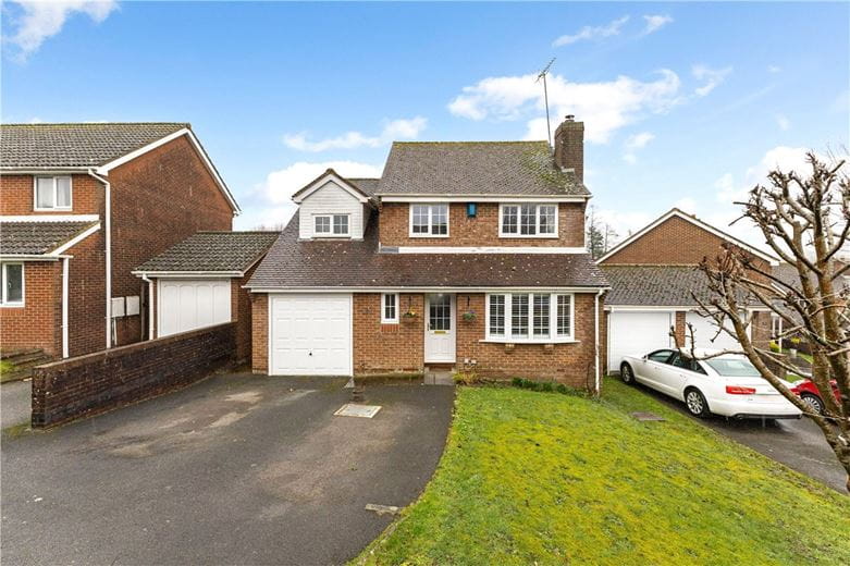 4 bedroom house, Davies Close, Marlborough SN8 - Available