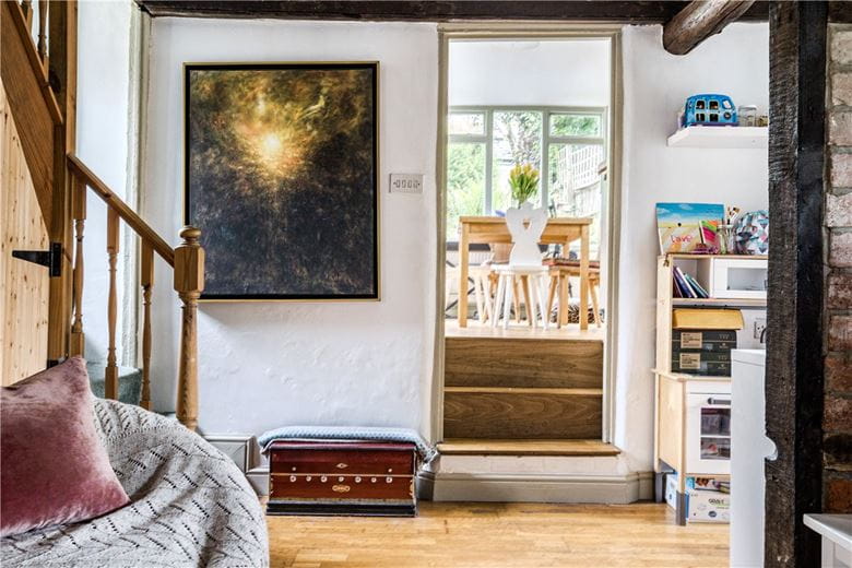 2 bedroom house, High Street, Manton SN8 - Available