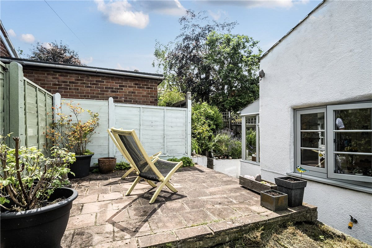 2 bedroom house, High Street, Manton SN8 - Available