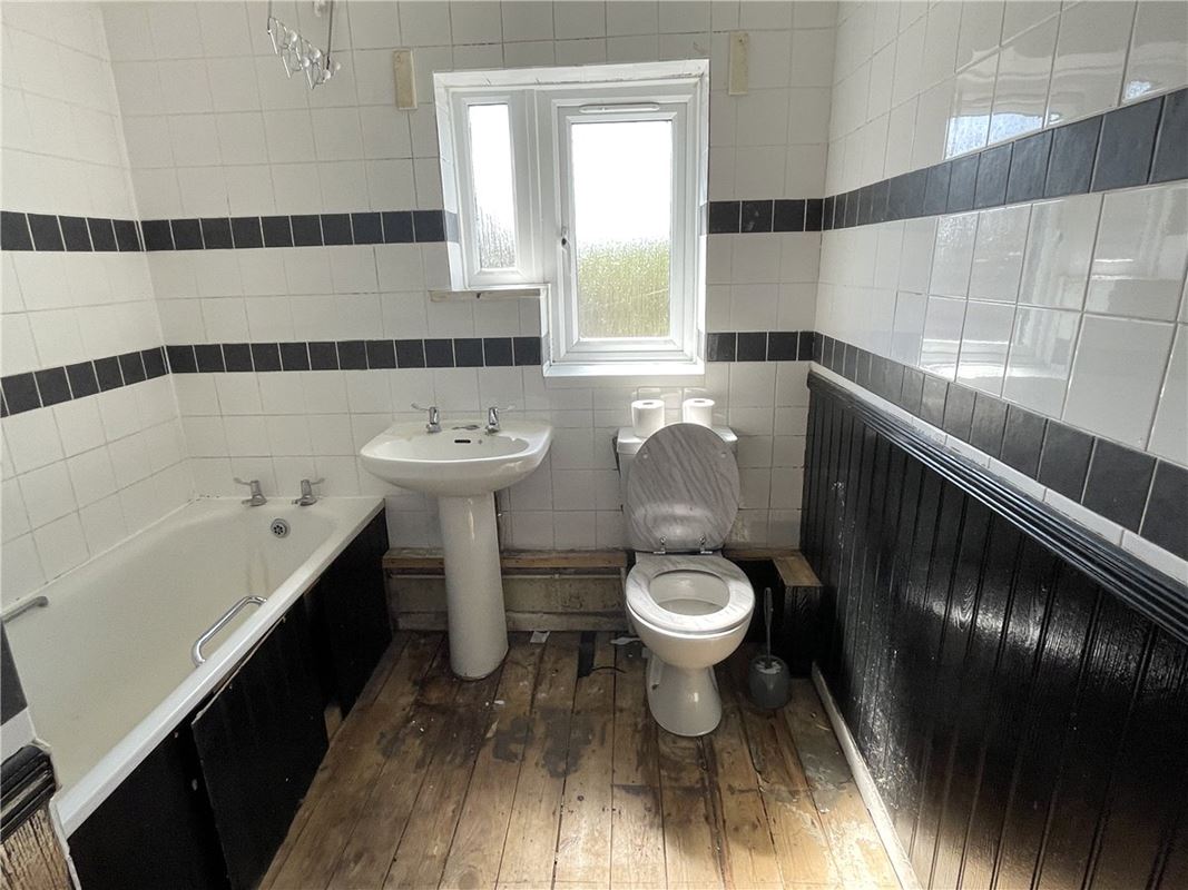 2 bedroom house, Swans Close, Ramsbury SN8 - Sold STC