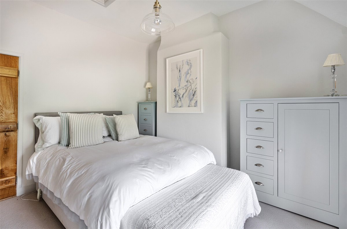 4 bedroom house, Yatesbury, Calne SN11 - Available