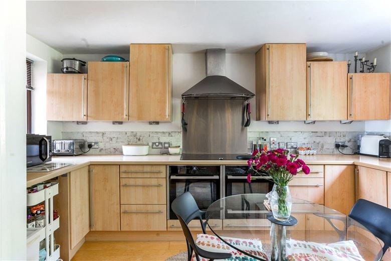 4 bedroom house, Hughes Close, Marlborough SN8 - Available