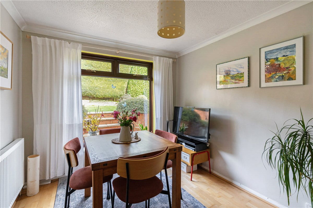 4 bedroom house, Hughes Close, Marlborough SN8 - Available