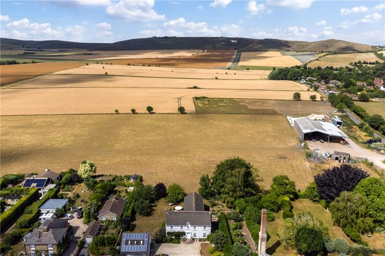 5 bedroom house, Honeystreet, Pewsey SN9 - Available