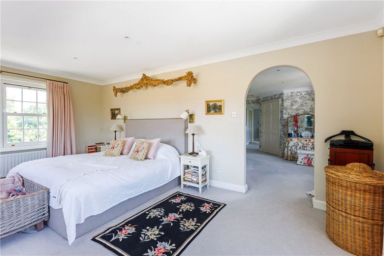 5 bedroom house, Honeystreet, Pewsey SN9 - Available