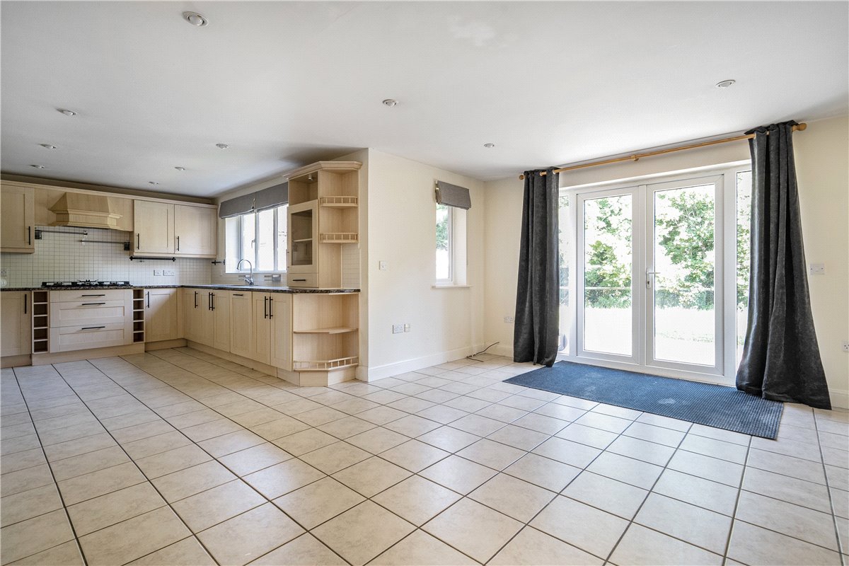 5 bedroom house, Lake View, Calne SN11 - Sold