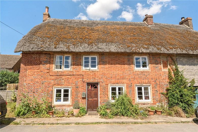 3 bedroom house, East Kennett, Marlborough SN8 - Available