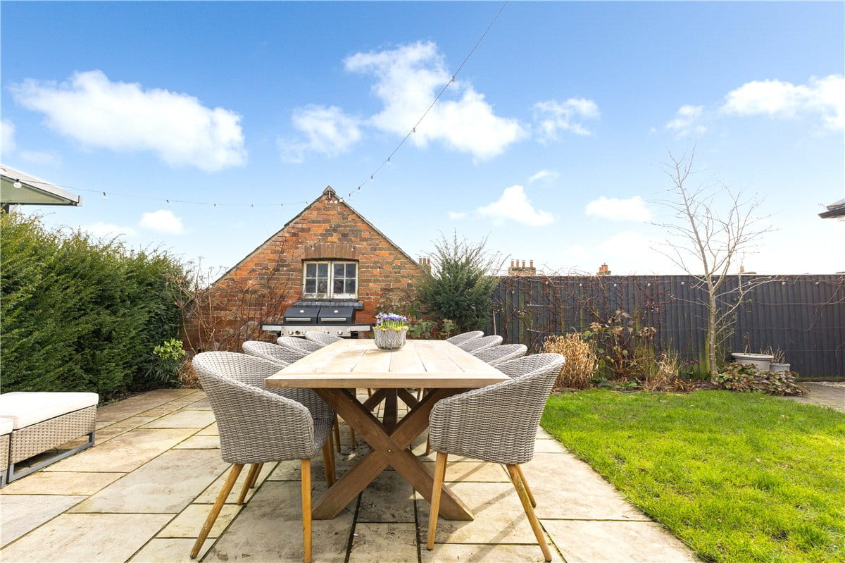 4 bedroom house, Blowhorn Street, Marlborough SN8 - Sold STC