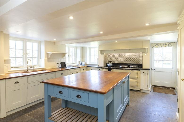 8 bedroom house, Oxenwood, Marlborough SN8 - Available