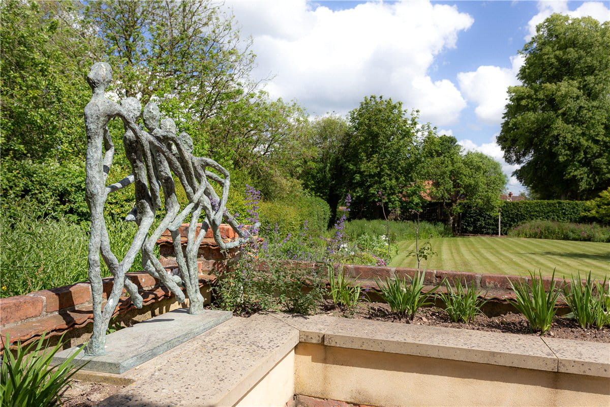 8 bedroom house, Oxenwood, Marlborough SN8 - Available