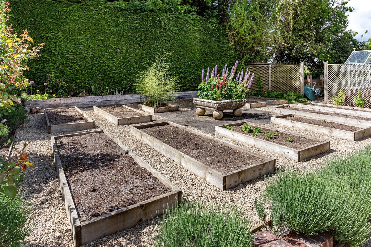 8 bedroom house, Oxenwood, Marlborough SN8 - Available