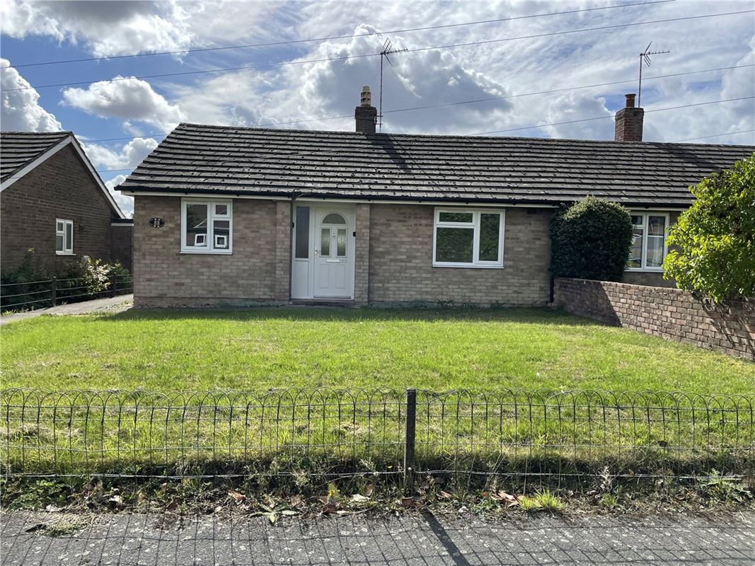 2 bedroom bungalow, Broadfields, Pewsey SN9 - Sold STC