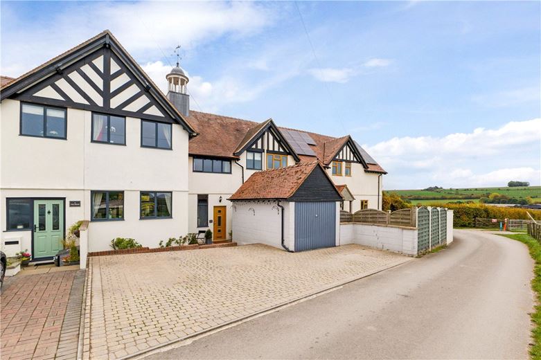 4 bedroom house, Russley Park, Baydon SN8 - Available