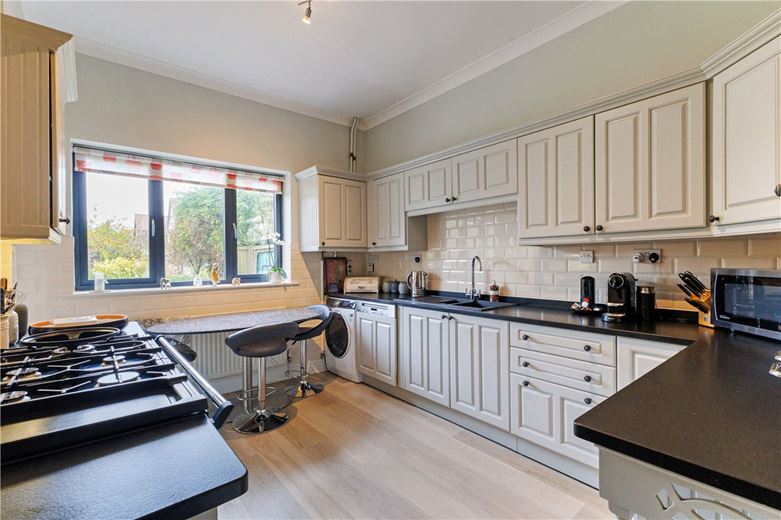 4 bedroom house, Russley Park, Baydon SN8 - Available