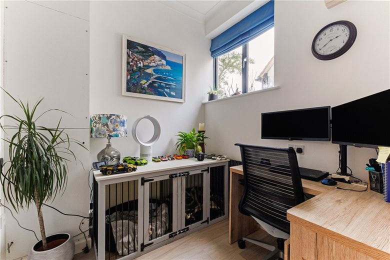 4 bedroom house, Russley Park, Baydon SN8 - Available